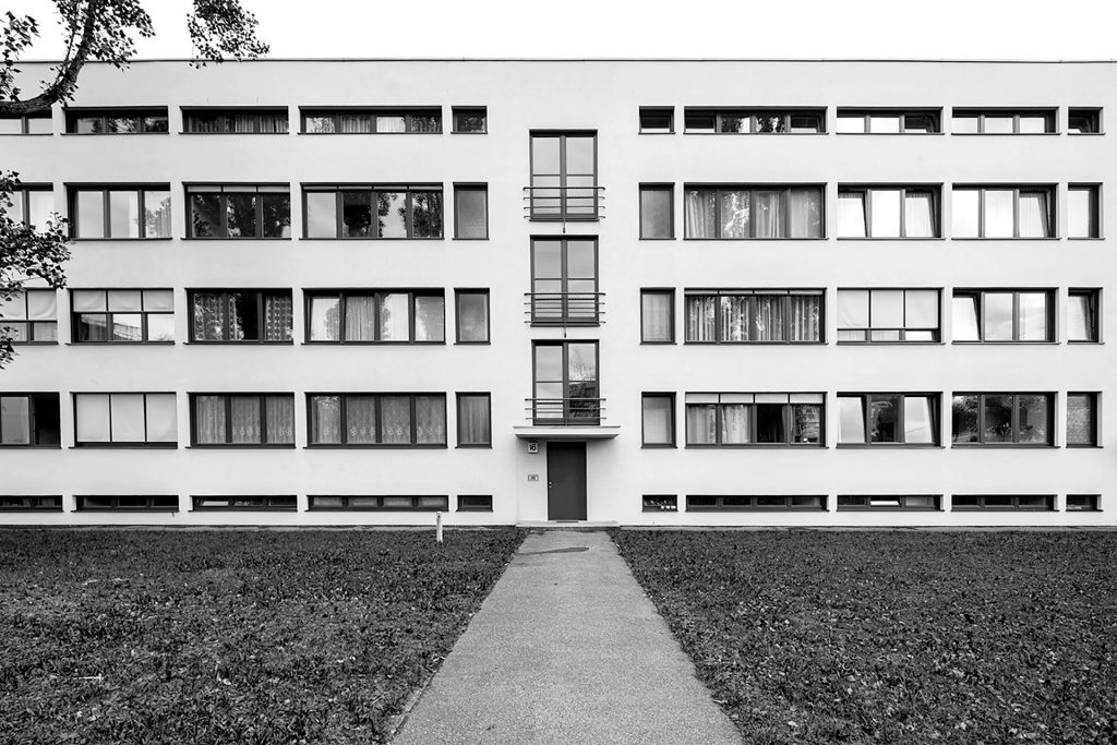 Weissenhofsiedlung Stuttgart - Mehrfamilienhaus von Mies van der Rohe - Künstlerischer Leiter der Weissenhofsiedlung