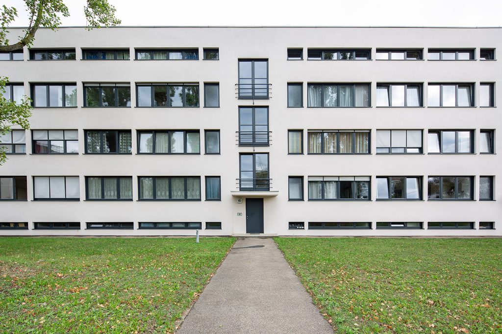 Weissenhofsiedlung Stuttgart - Mehrfamilienhaus von Mies van der Rohe - Künstlerischer Leiter der Weissenhofsiedlung