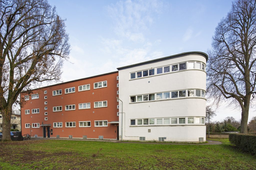 Reihenhaus der Siedlung Römerstadt, Entwurf im Rahmen des Teams um Ernst May (mit Eugen Kaufmann und Leonhard Becker).