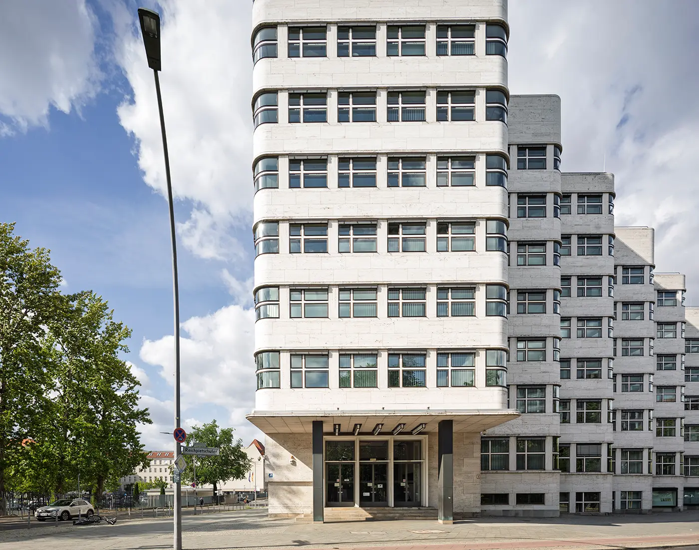 Shell-Haus in Berlin von Emil Fahrenkamp